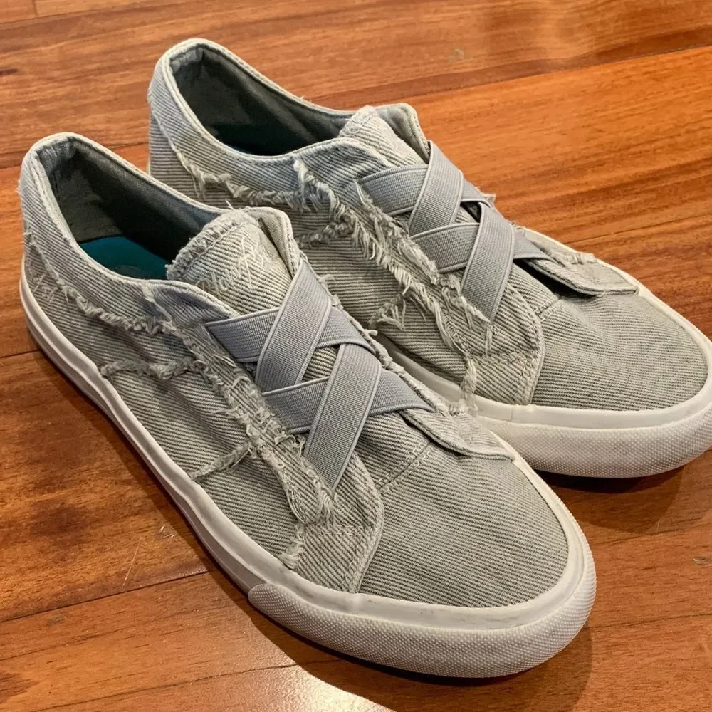 Blowfish Malibu Stylish Gray Frayed Slip-On Sneakers size 8.5